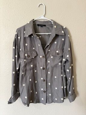 Blu Pepper Gray Button-Down Shirt with White Dot Accents